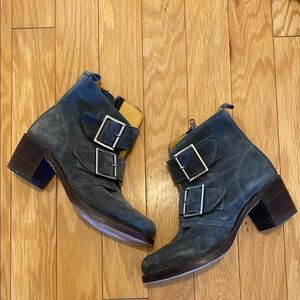 Frye Sabrina ankle boots 8.5 gray suede